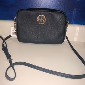 NEW MICHAEL KORS CROSSBODY